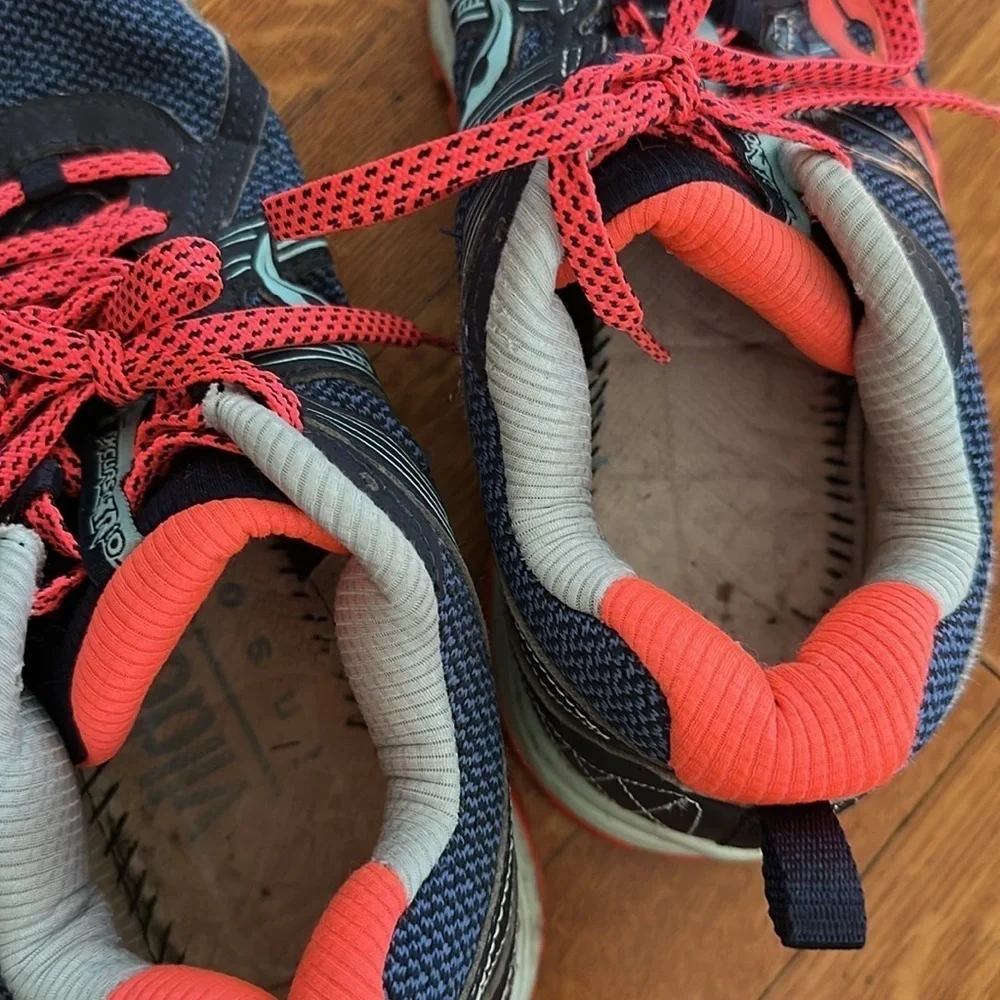 Saucony Blue and Pink Sneakers Breathable Mesh Design - Picture 5 of 5